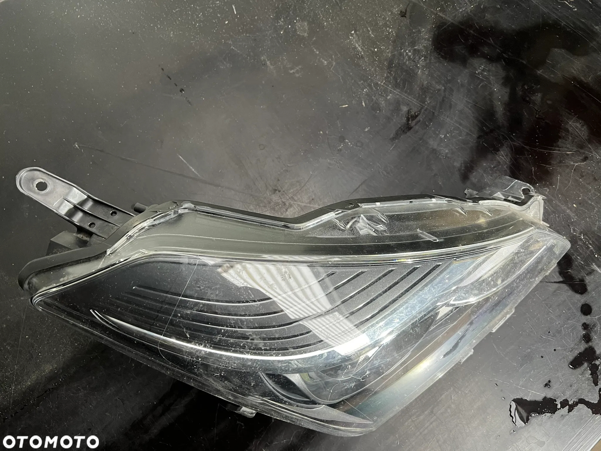 TOYOTA YARIS III LIFT 14-17 2014-2017 REFLEKTOR LAMPA PRAWA SOCZEWKA - 4