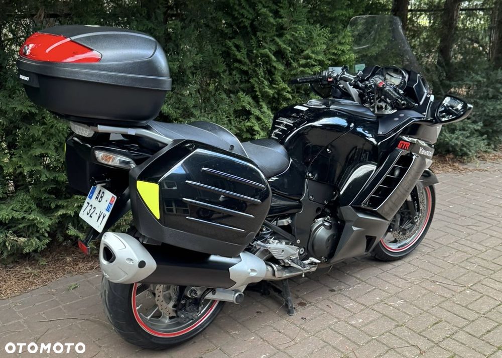 Kawasaki GTR - 3