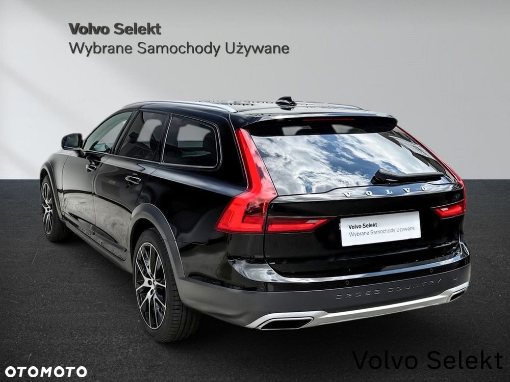Volvo V90 Cross Country - 8