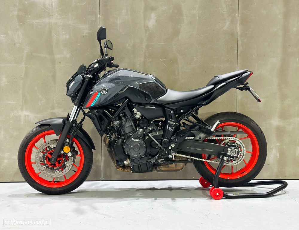 Yamaha MT-07 - 2