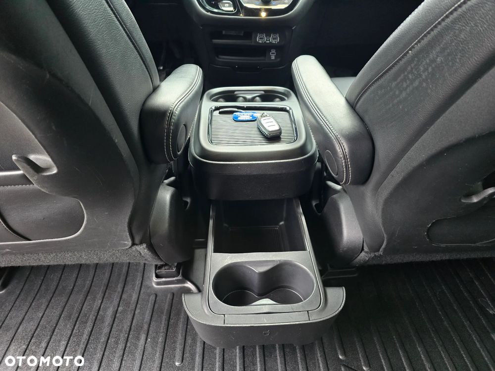 Chrysler Pacifica - 34