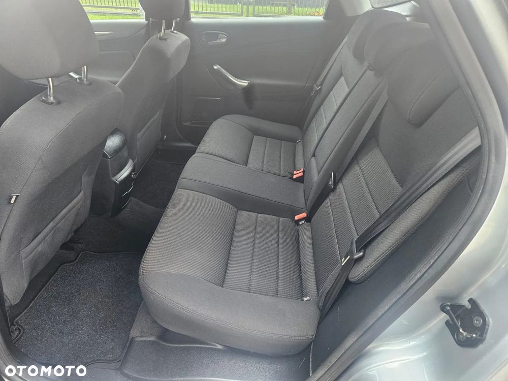Ford Mondeo 2.0 Trend - 15