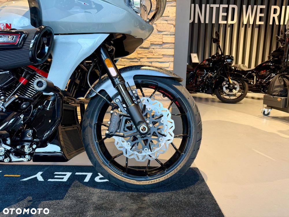 Harley-Davidson Touring Road Glide - 9