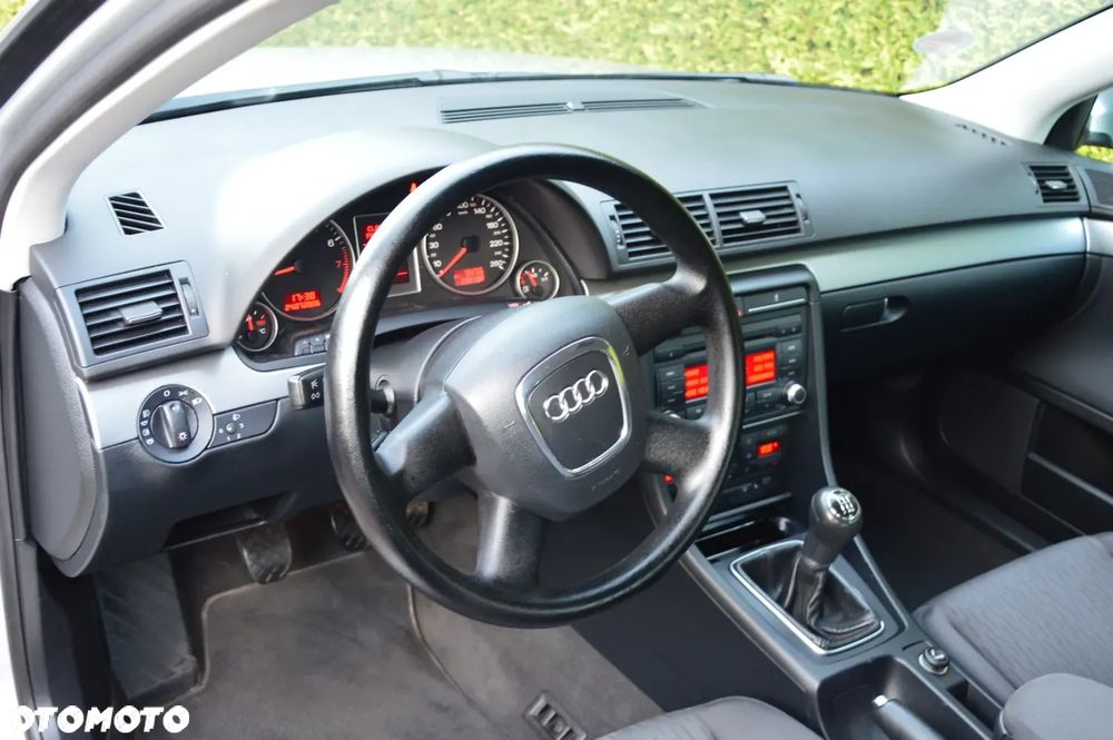 Audi A4 Avant 1.6 - 10