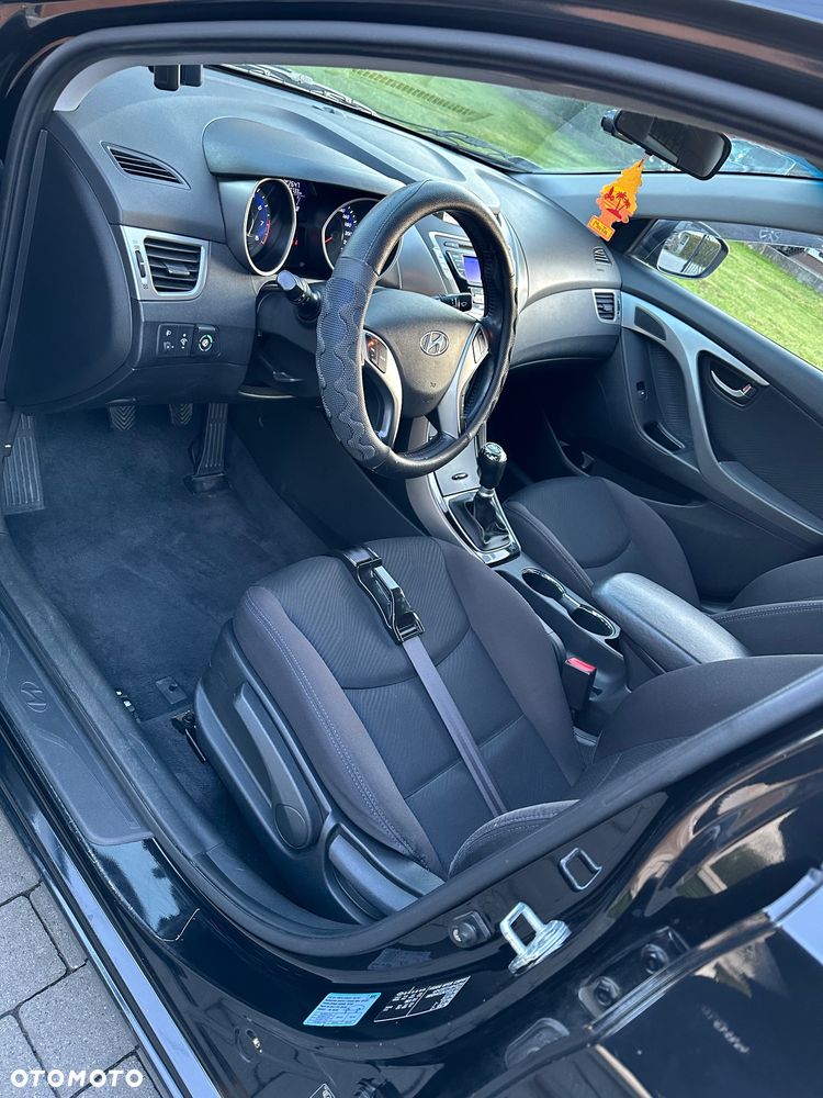 Hyundai Elantra 1.6 Comfort - 38