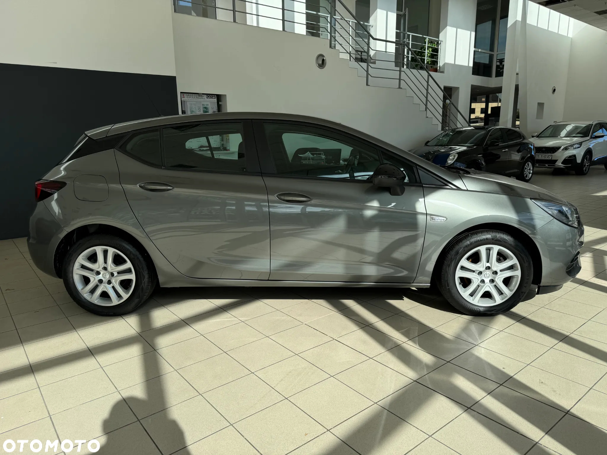 Opel Astra V 1.2 T Edition S&S - 9