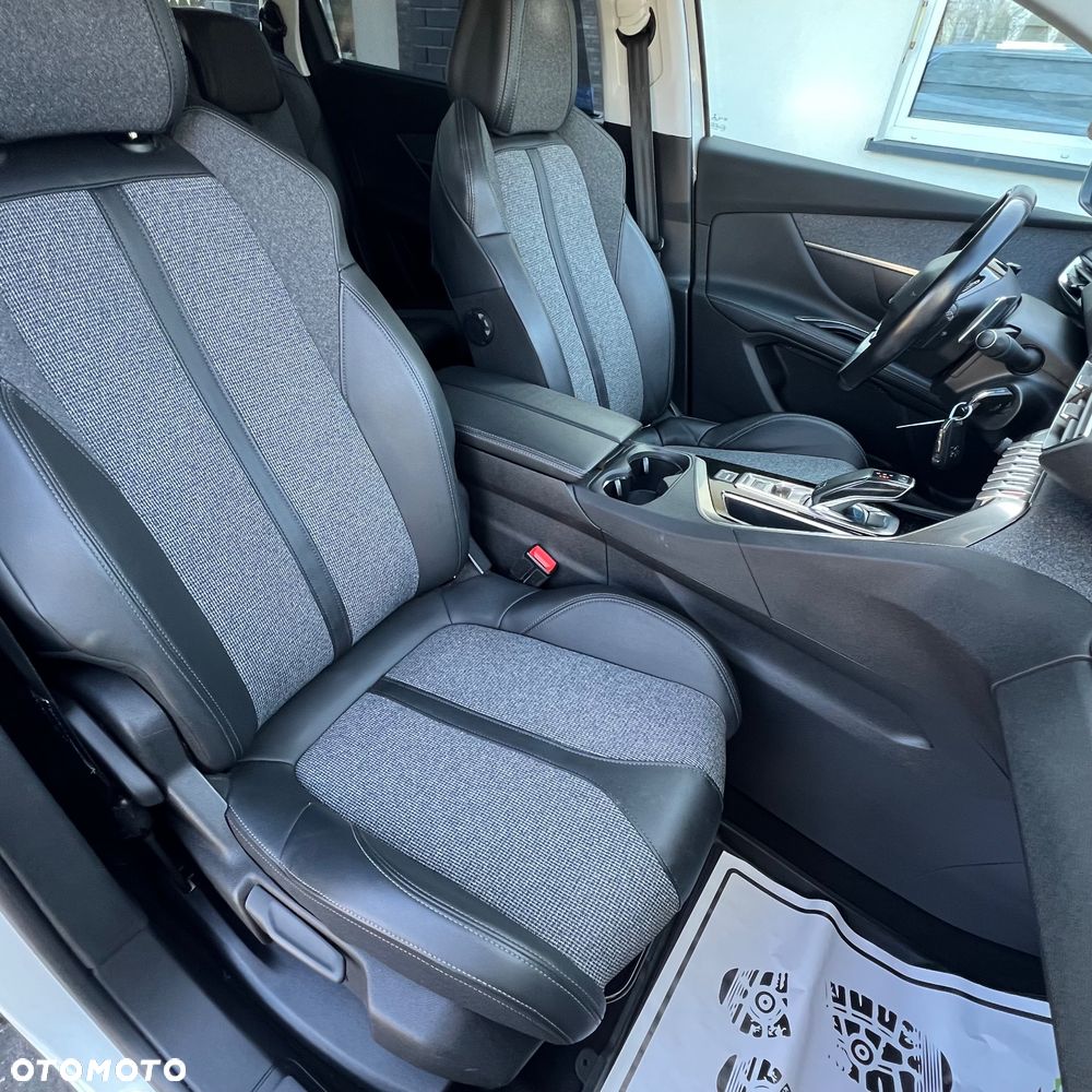 Peugeot 5008 1.5 BlueHDi Allure S&S EAT8 - 31