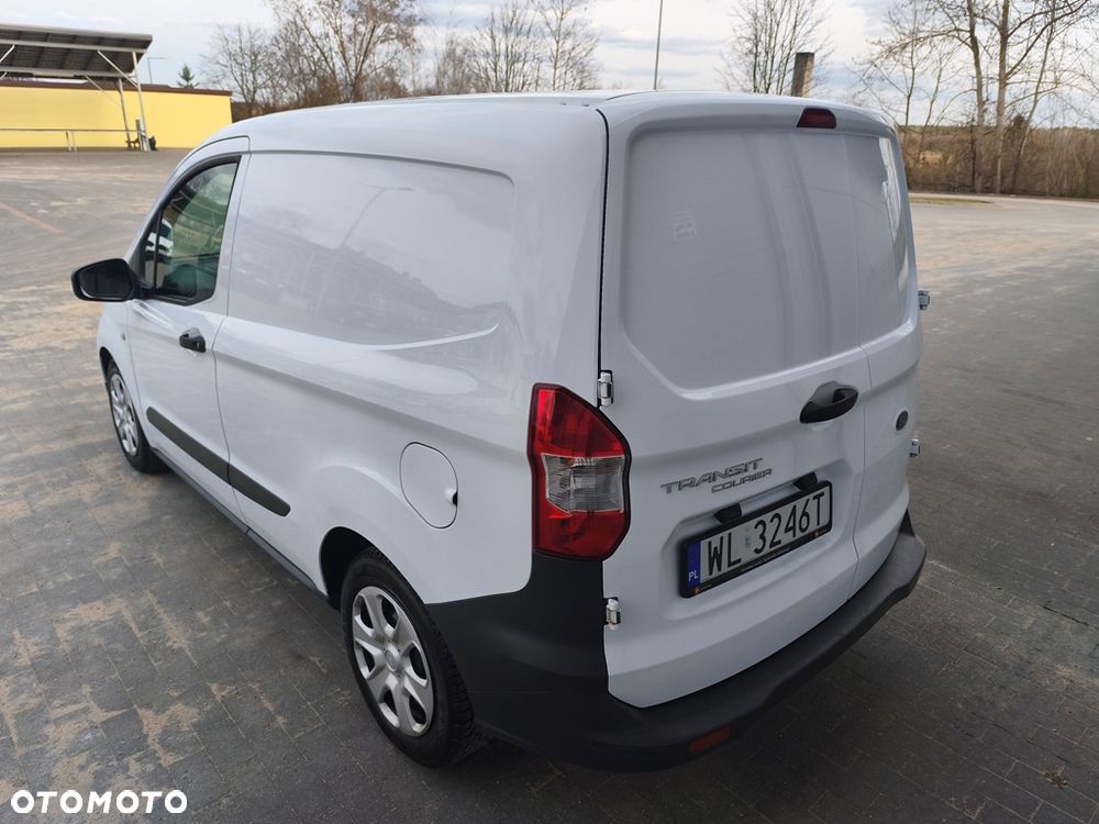 Ford Transit Courier - 12