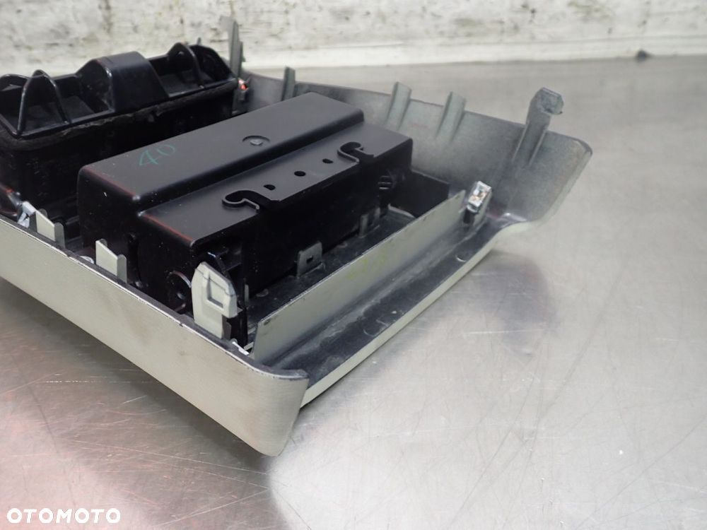 KRATKA NAWIEWU TYŁ POPIELNICZKA INFINITI M37X 96930-1ME1A - 7