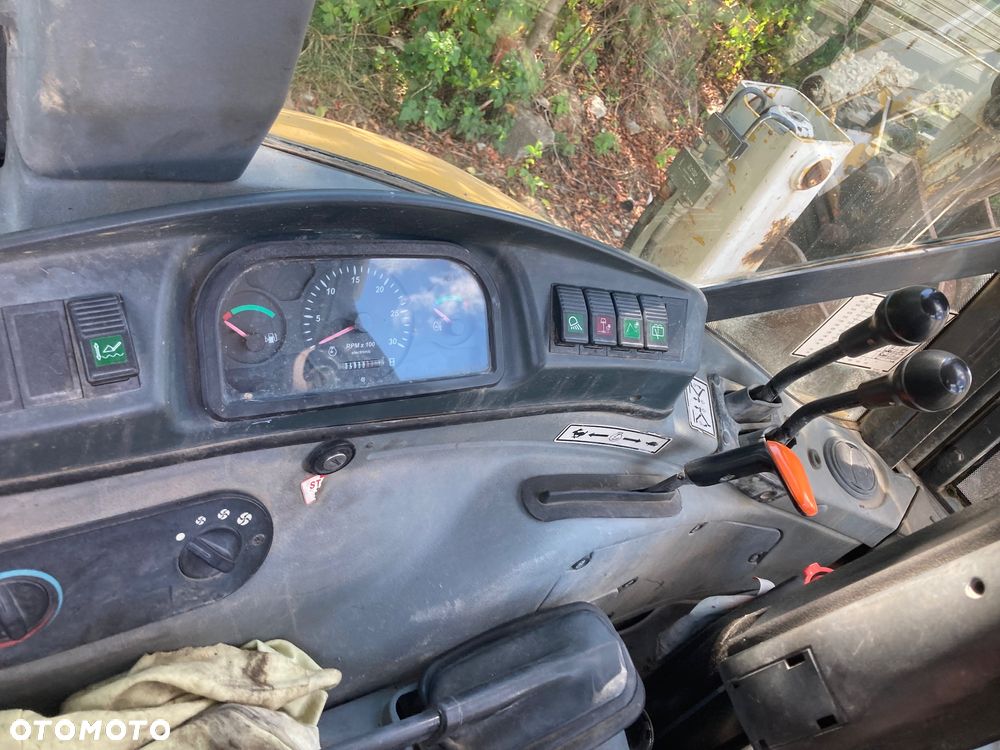 New Holland LB95B-4PT - 14