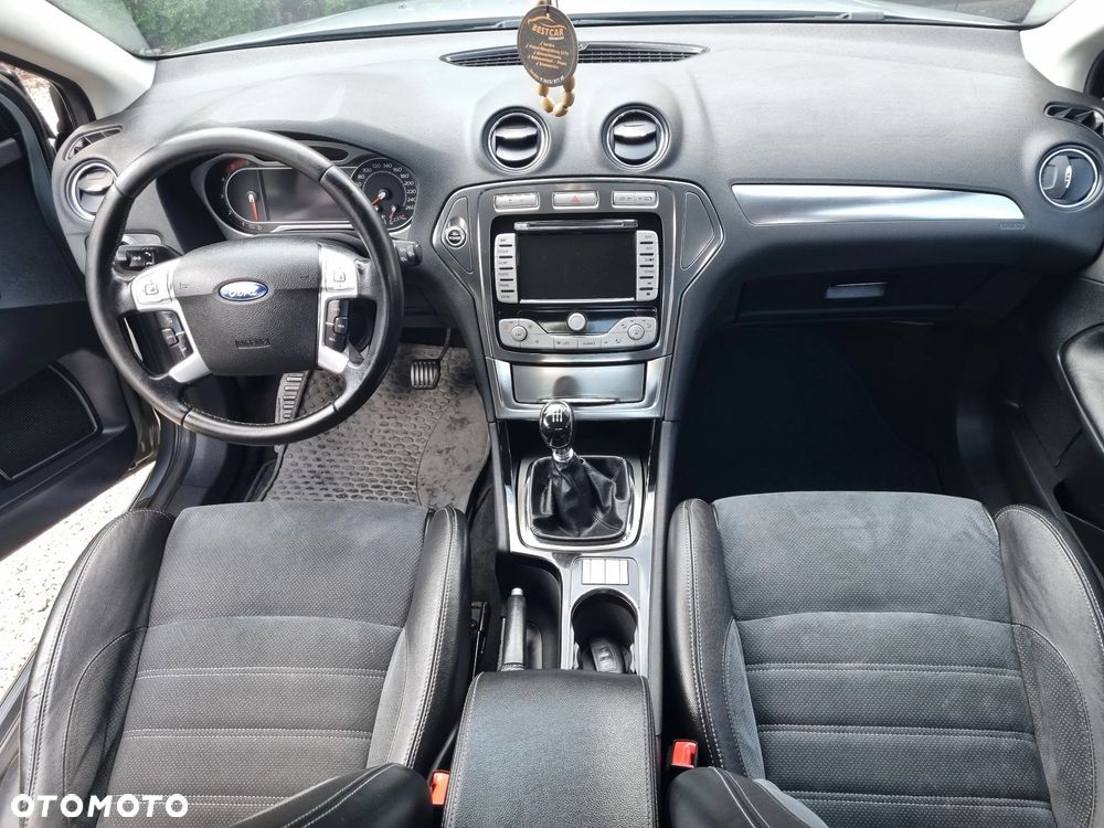 Ford Mondeo - 33