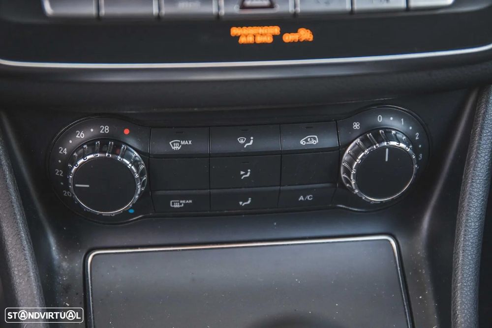 Mercedes-Benz CLA 180 d Shooting Brake AMG Line - 18