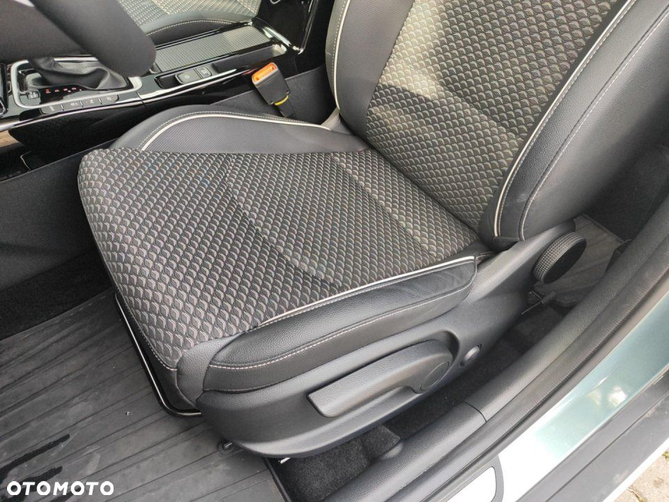 Kia XCeed - 12