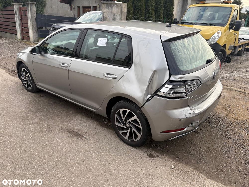 Volkswagen Golf 1.6 TDI SCR Comfortline - 12