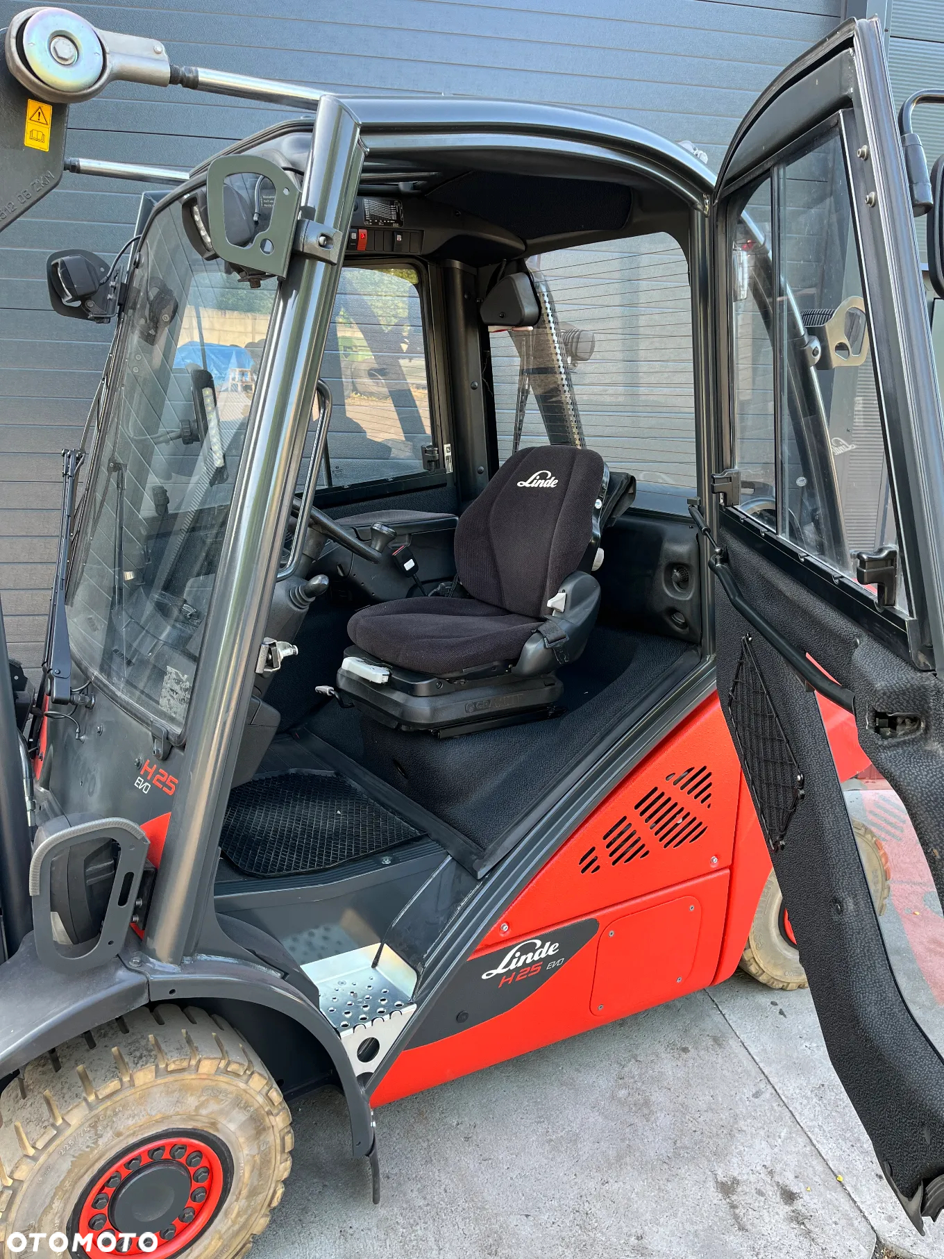 Linde H25T-392-02 Gazowy Pełna kabina Przewsuw boczny Oświetlenie drogowe - 16