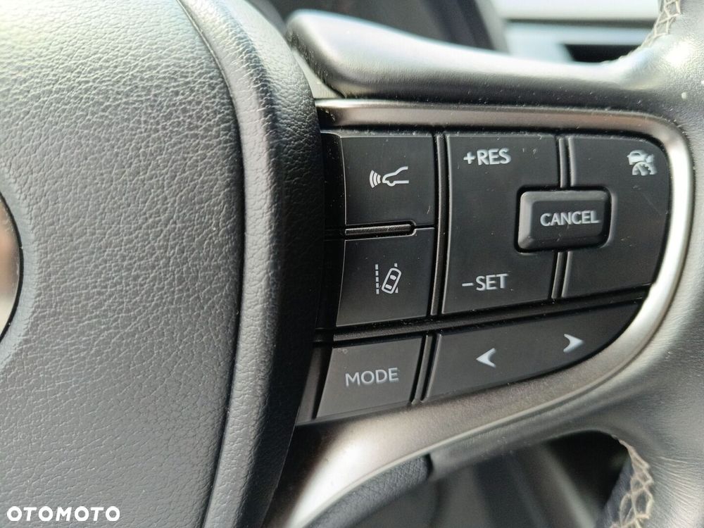 Lexus UX 200 GPF Business Edition 2WD - 16