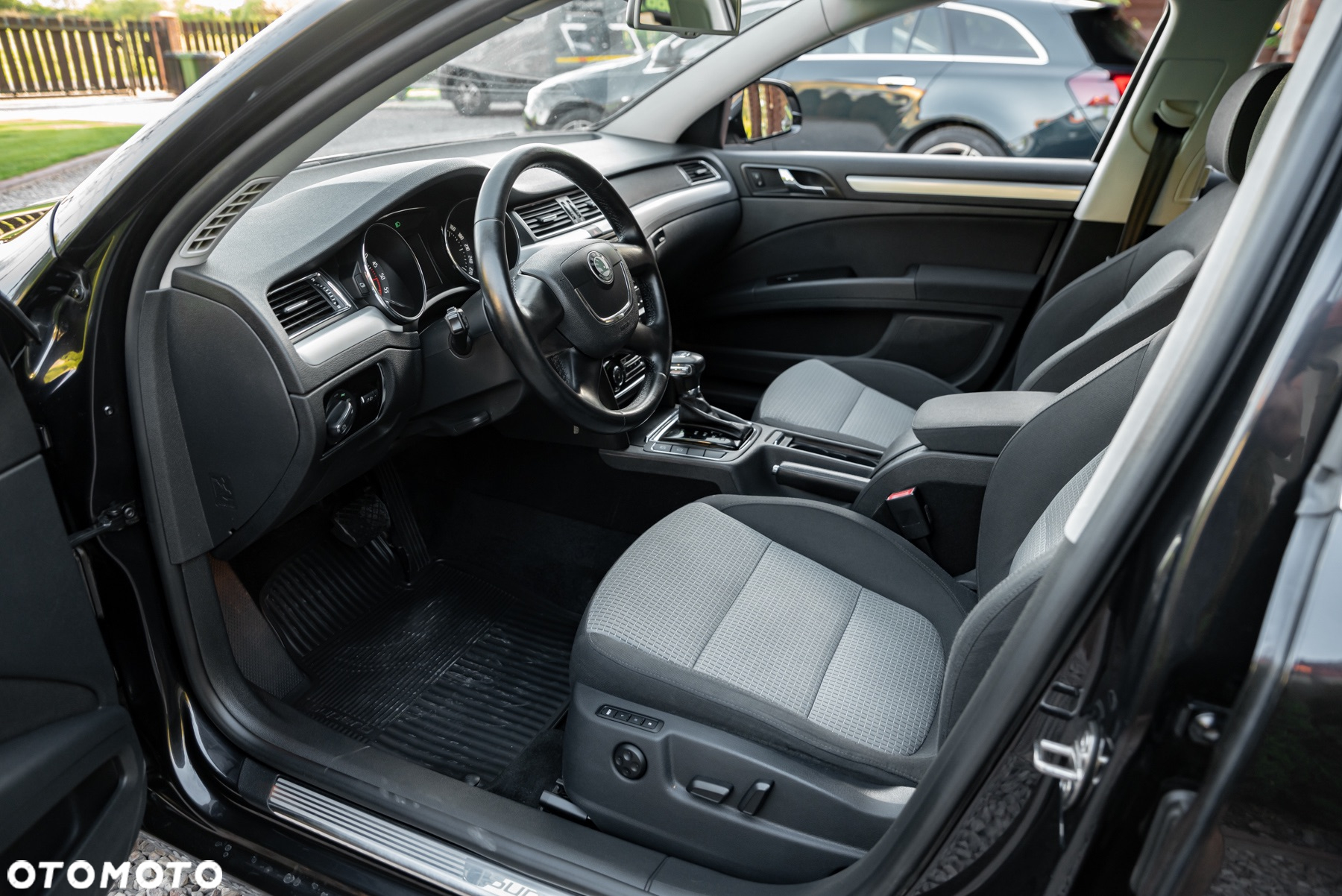 Skoda Superb 2.0 TDI Comfort DSG - 17