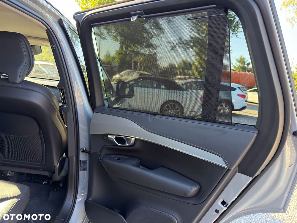 Volvo XC 90 T8 AWD Plug-In Hybrid Ultimate Dark 7os - 11