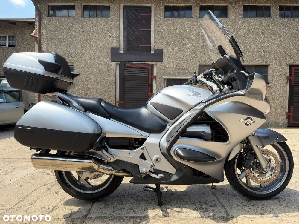 Honda ST - 8