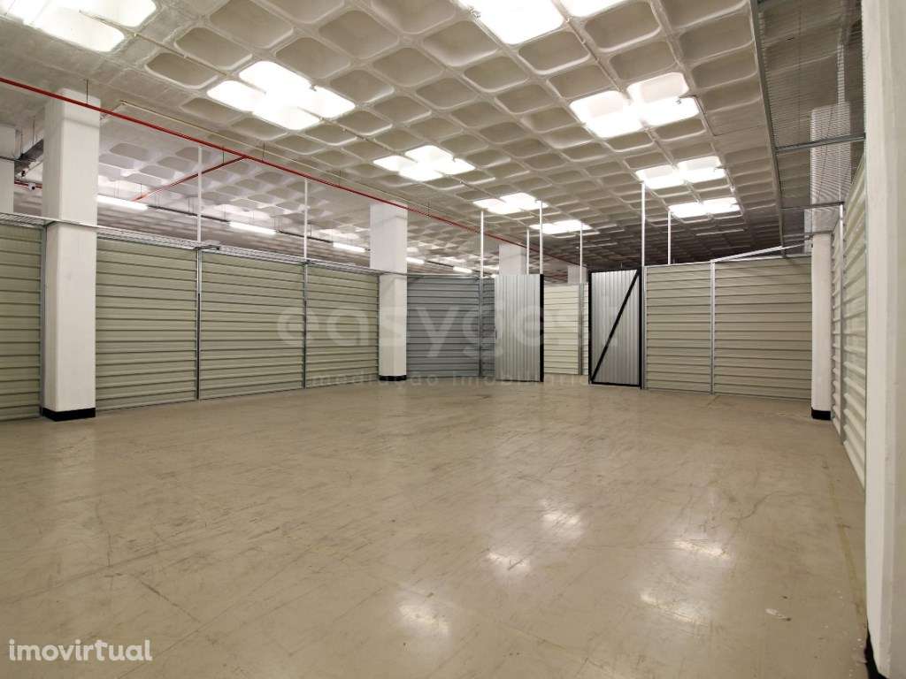 Armazém situado em zona industrial em Alhos Vedros com 100m2 - Grande imagem: 4/9