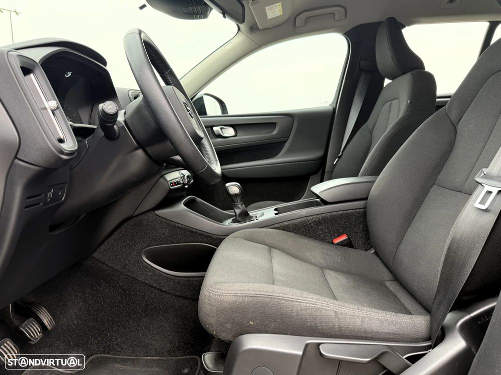 Volvo XC 40 1.5 T2 Momentum - 32