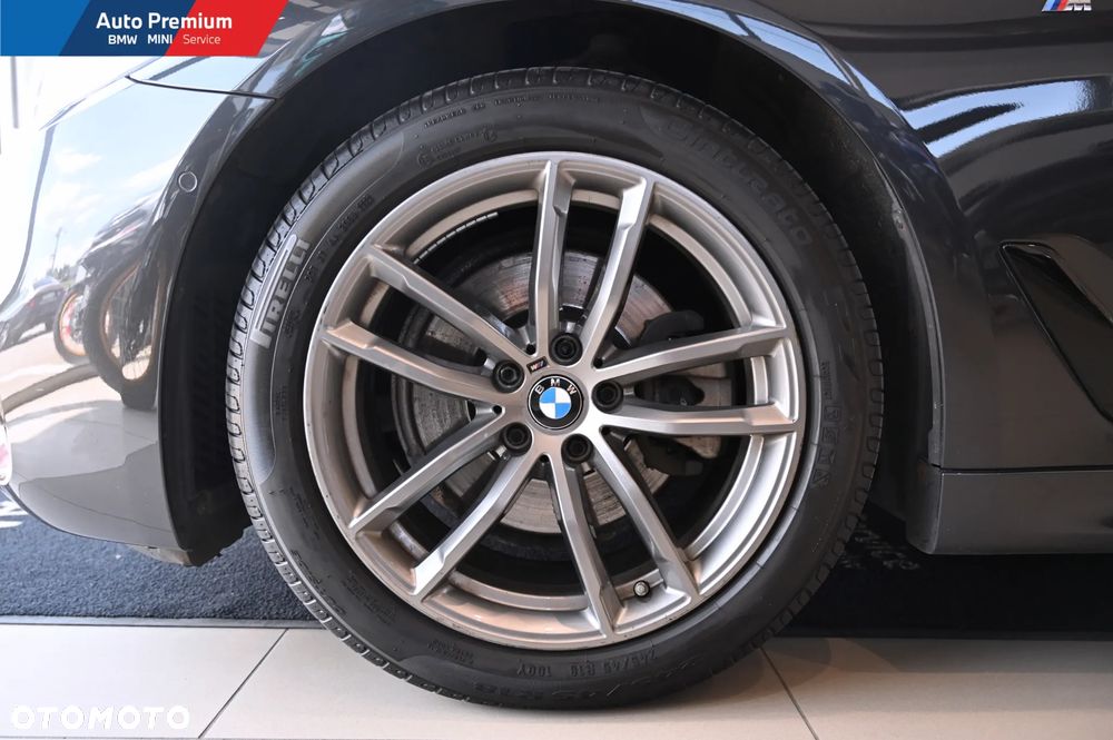 BMW Seria 5 520d xDrive - 24