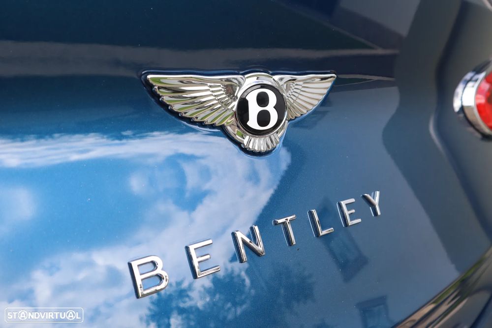 Bentley Bentayga V8 Azure - 11