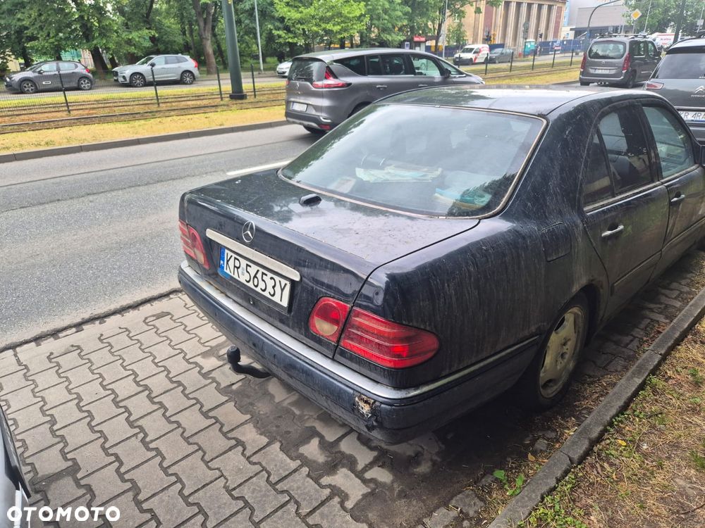 Mercedes-Benz Klasa E - 1