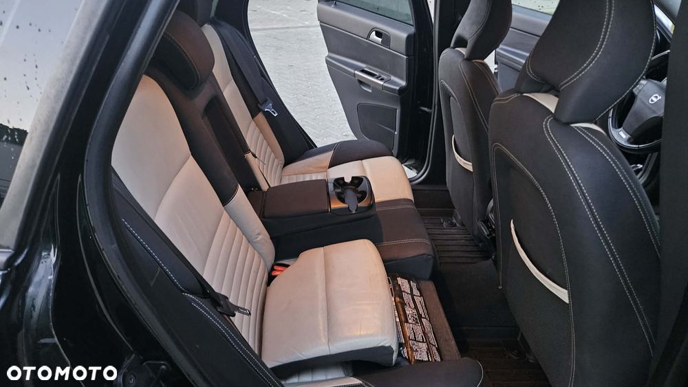 Volvo V50 D2 R-Design - 11