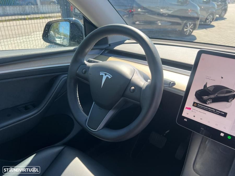 Tesla Model Y - 7