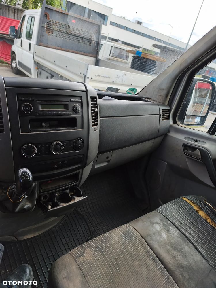 Mercedes-Benz Sprinter - 14