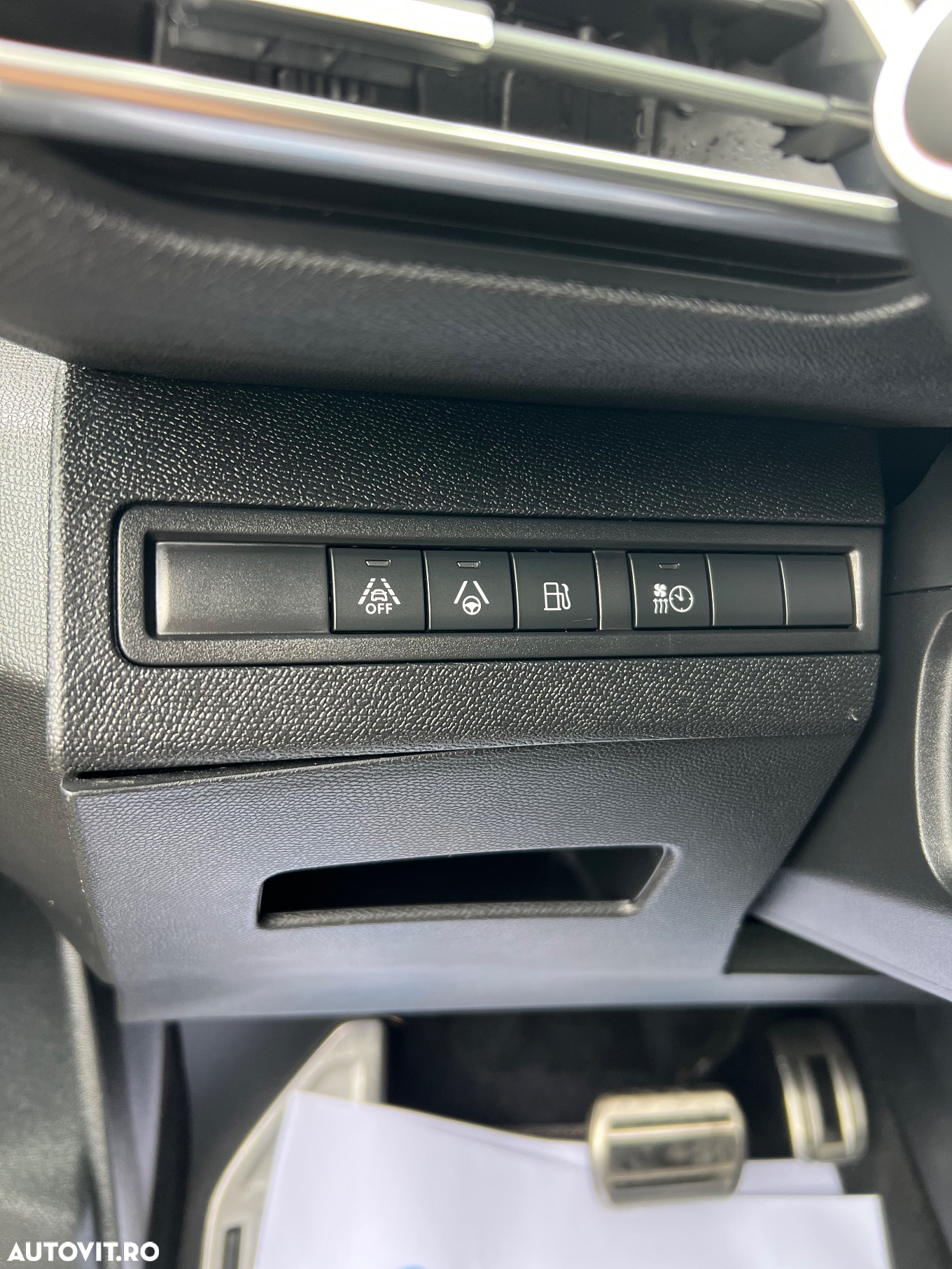 Peugeot 3008 Plug-In Hybrid 225 e-EAT8 GT - 19