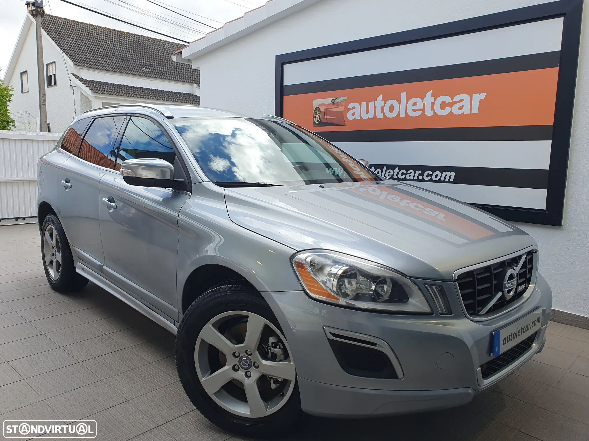 Volvo XC 60 2.0 D4 R-Design - 24