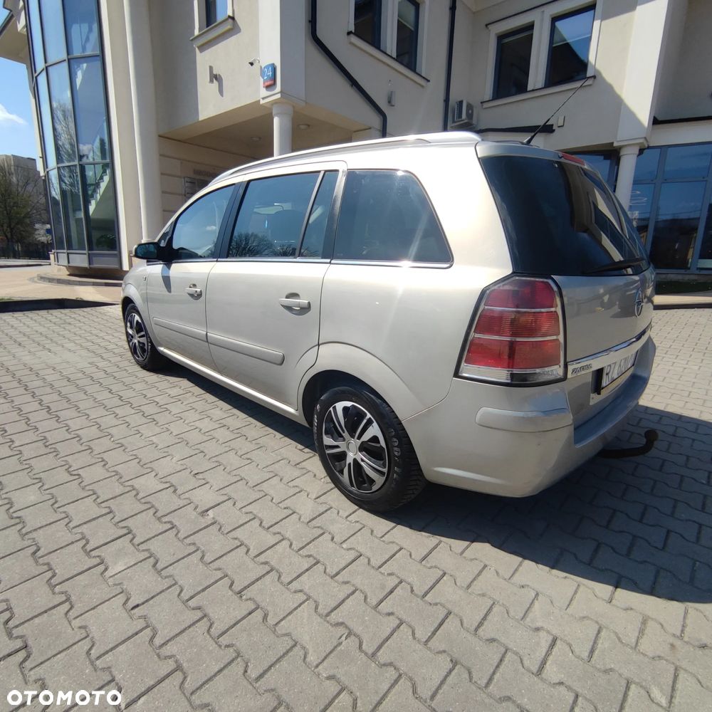 Opel Zafira 1.9 CDTI Cosmo ActiveSelect - 4