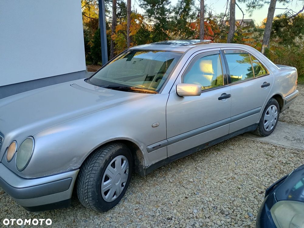 Mercedes-Benz Klasa E 220 D Classic