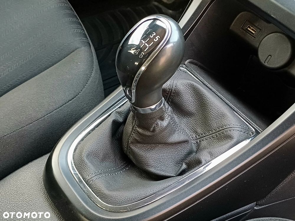 Opel Astra 1.4 Turbo Style - 32