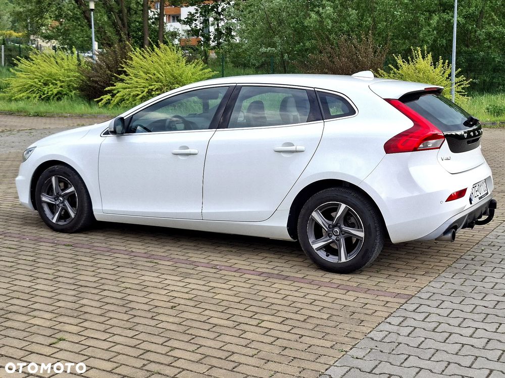 Volvo V40 D3 R-Design Momentum - 5
