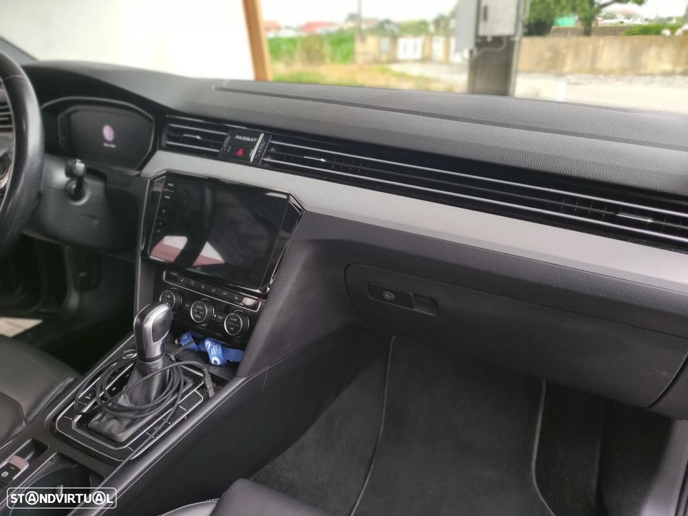 VW Passat Variant - 12