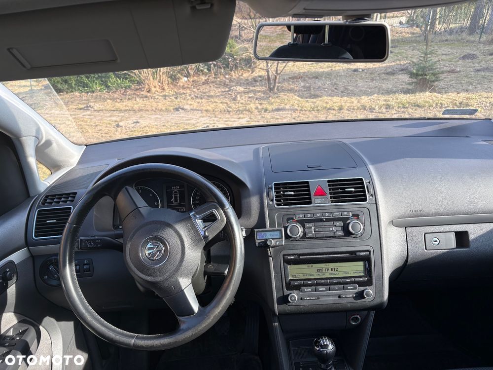 Volkswagen Touran 1.6 TDI DPF BlueMot Comfortline - 6