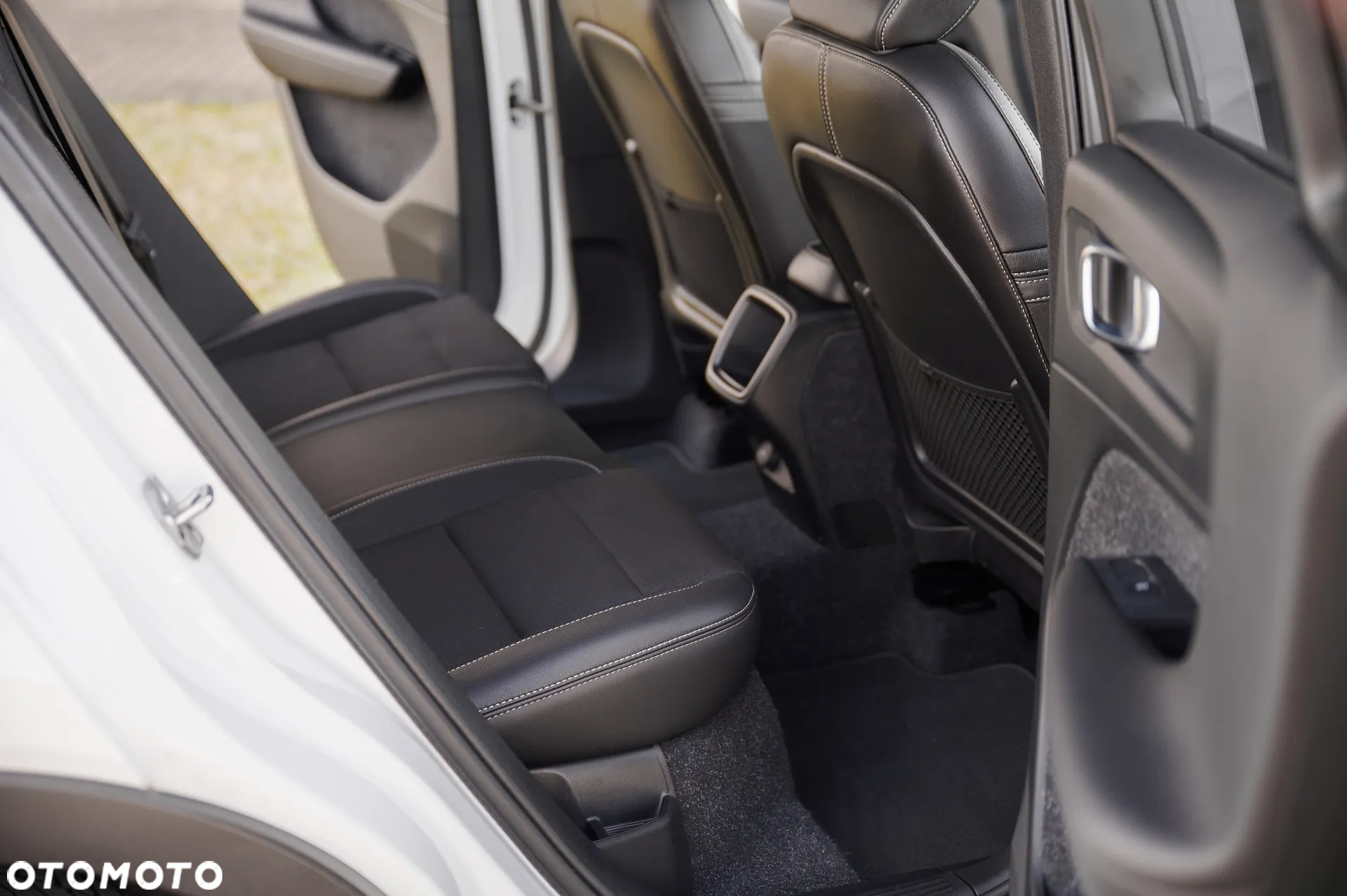 Volvo XC 40 T3 Momentum Pro - 29