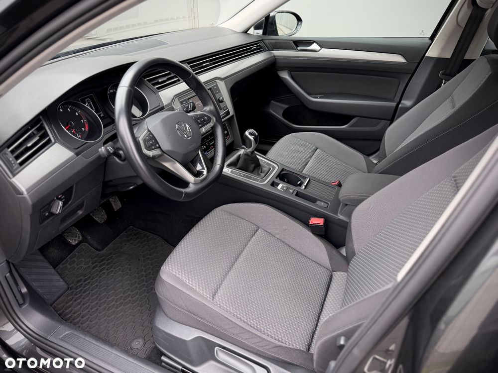 Volkswagen Passat 1.5 TSI EVO Business - 12