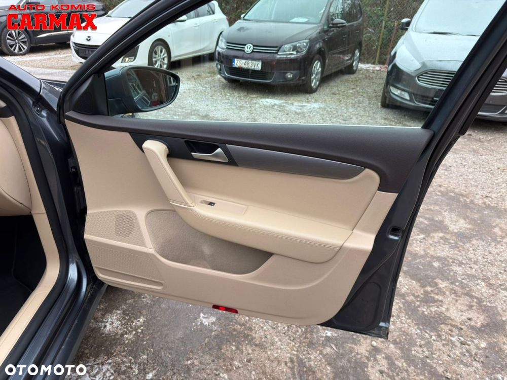 Volkswagen Passat - 22