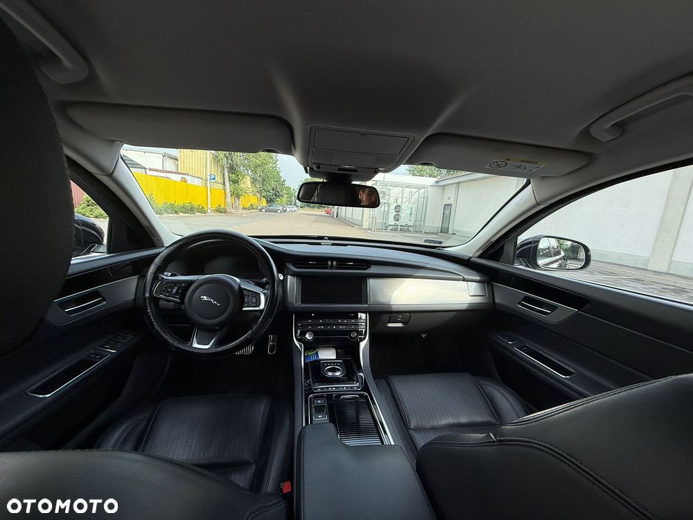 Jaguar XF 2.0 T Prestige - 7