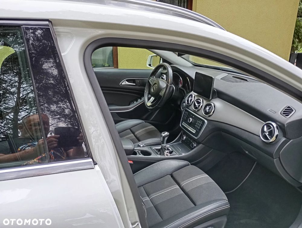 Mercedes-Benz GLA - 7