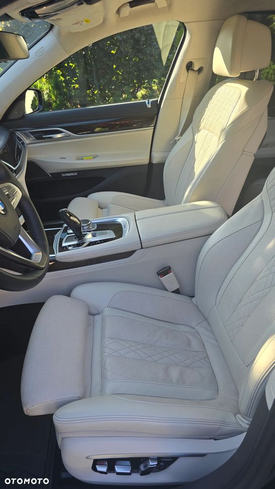 BMW Seria 7 740d xDrive - 18
