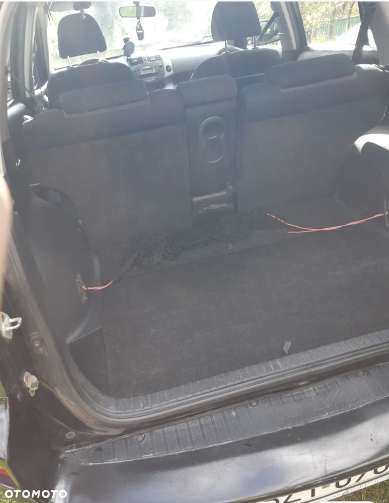 Toyota RAV4 - 11