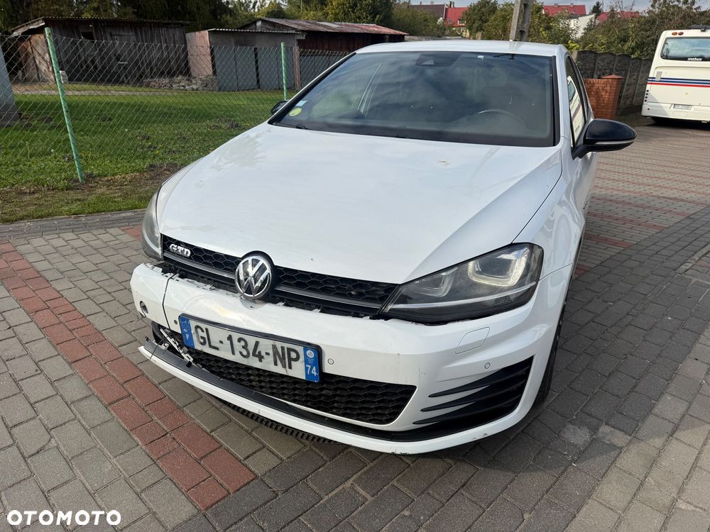 Volkswagen Golf - 8