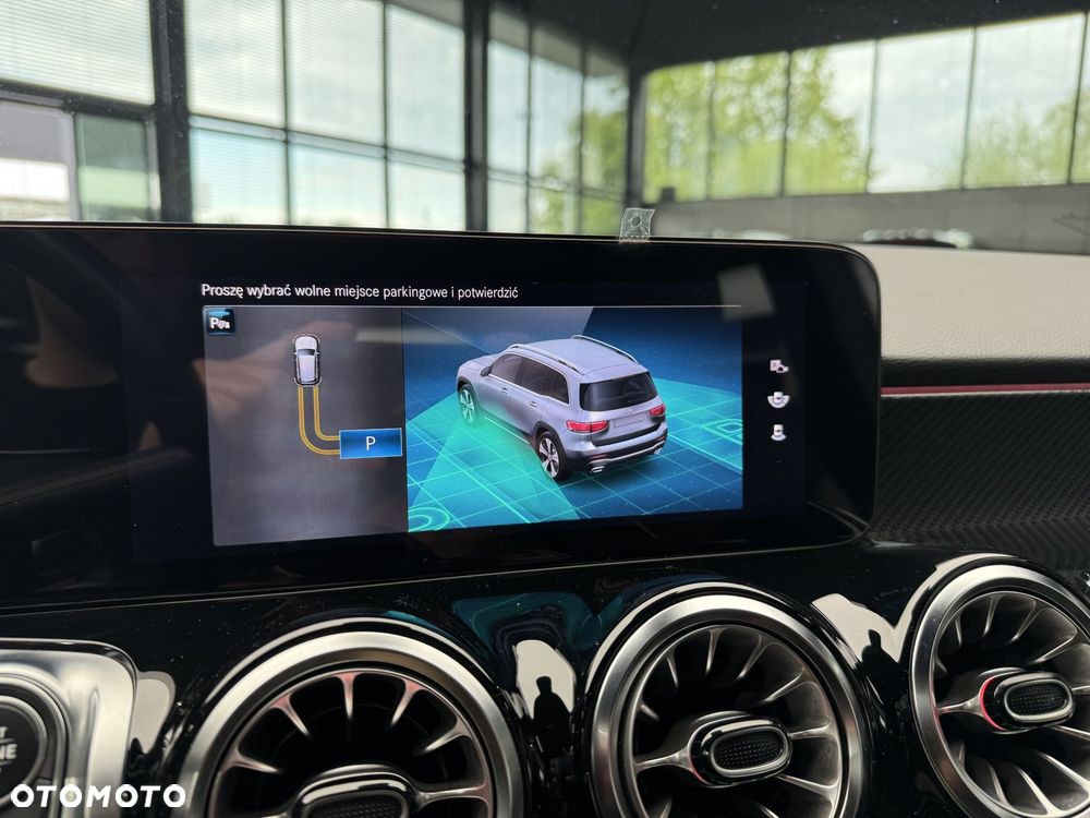 Mercedes-Benz GLB 200 AMG Line 7G-DCT - 37