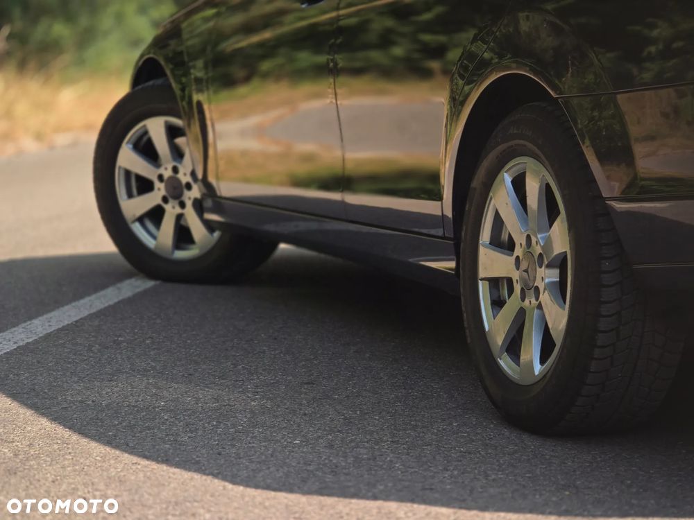 Mercedes-Benz Klasa C 200 CDI Elegance - 35