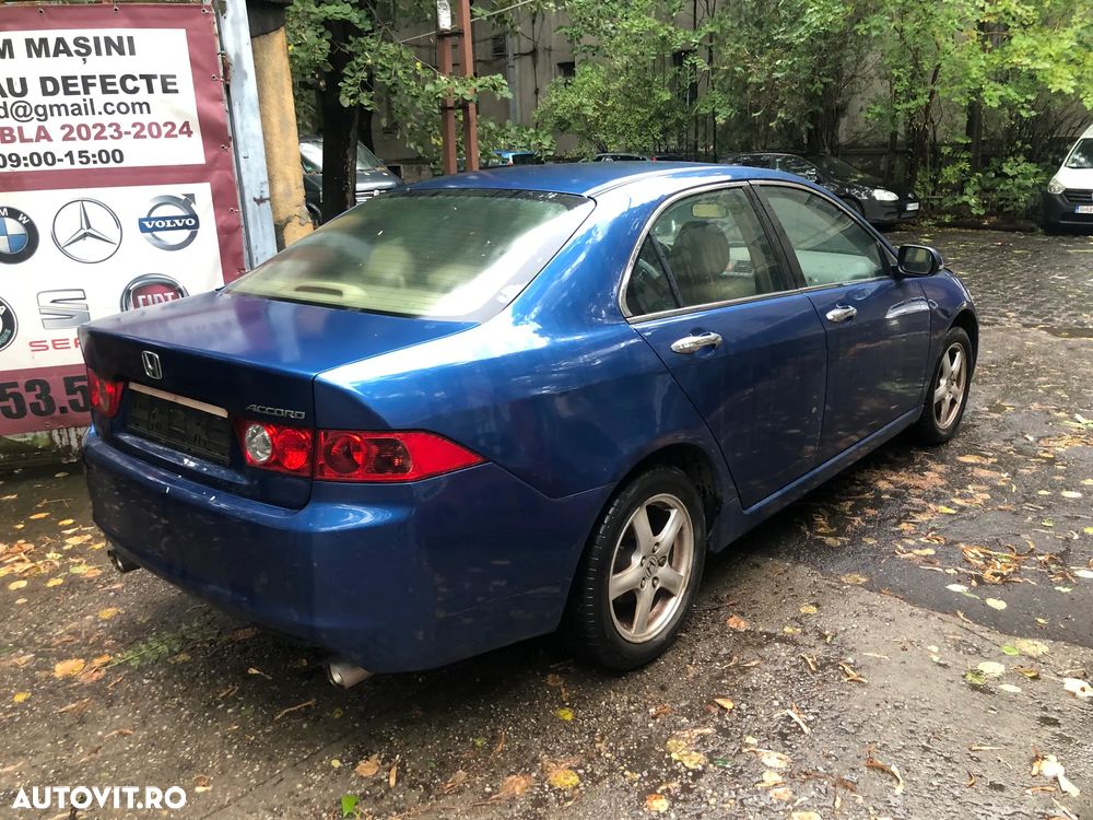 Dezmembrez Honda Accord 7 albastru 2,4 benzina - 7